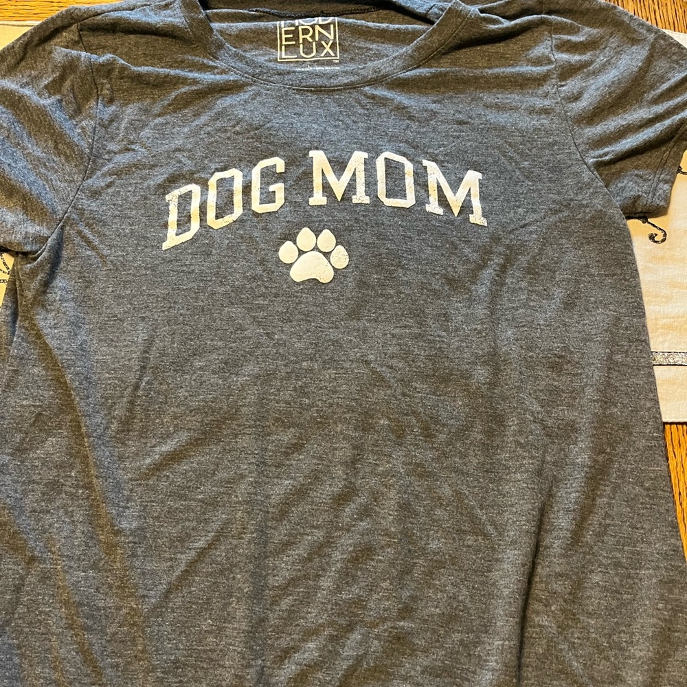 Dog mom t-shirt